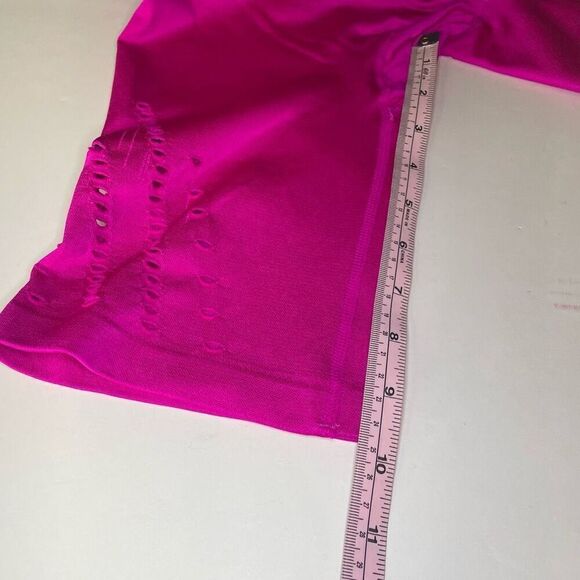 Victoria Sport Pink Barbiecore Biker Shorts size Medium - Picture 8 of 12